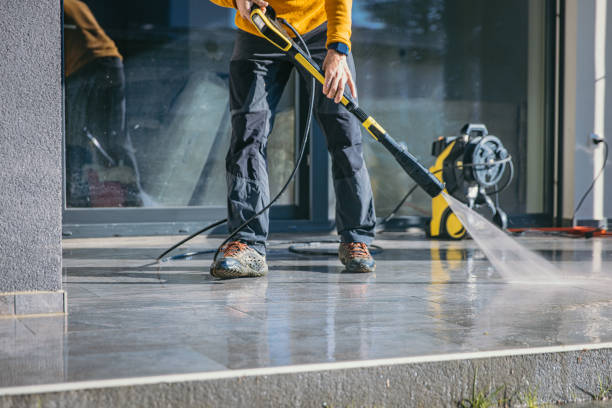 Best Deck Pressure Washing  in Carlyle, IL